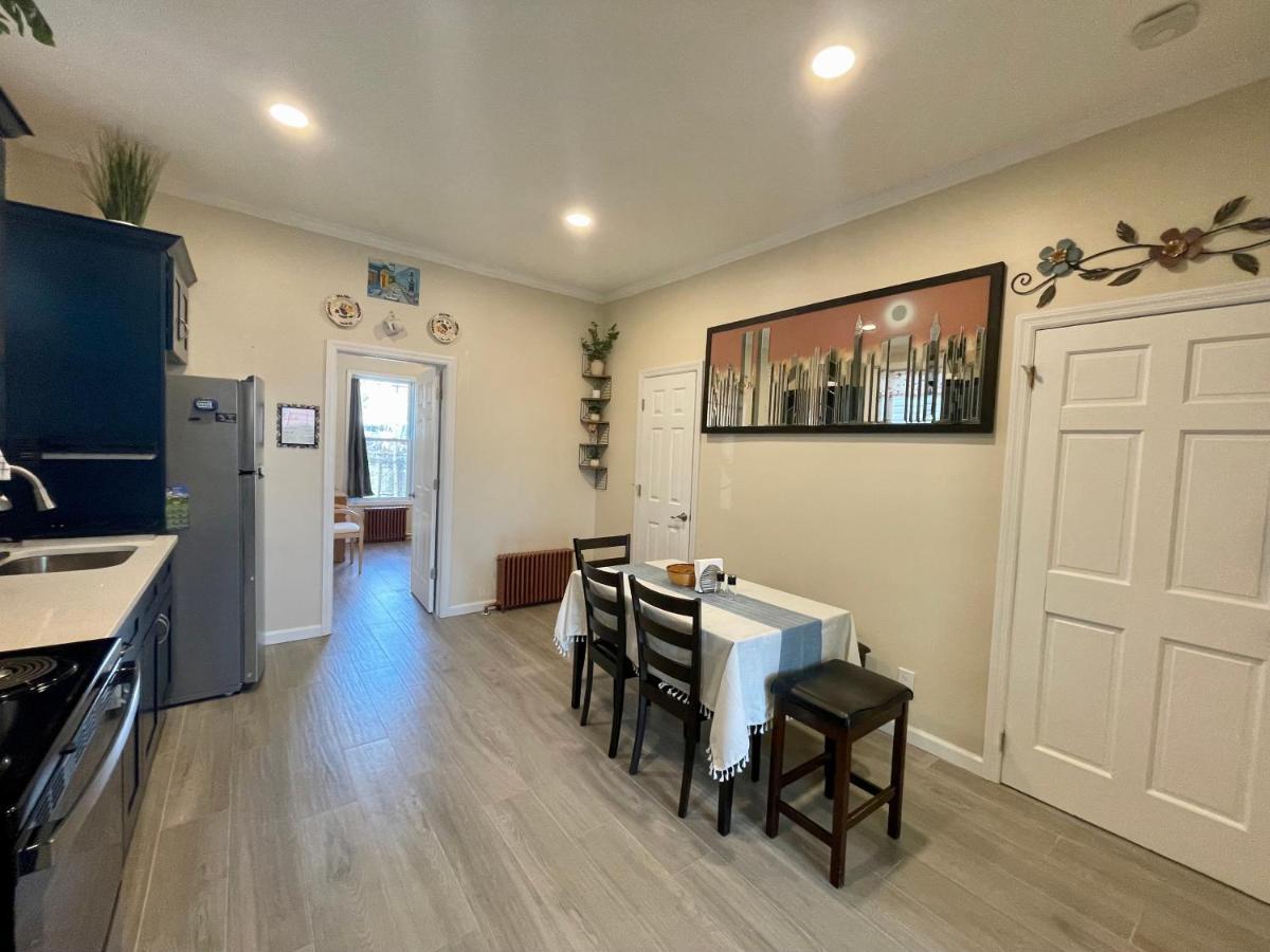 Private Bedroom Near The Free Ferry Boat! Homestay *