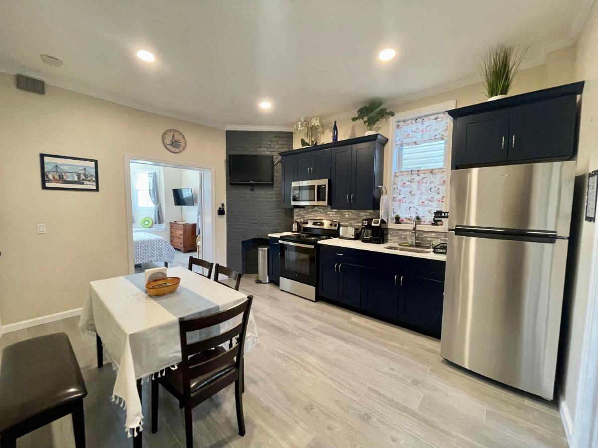 Private Bedroom Near The Free Ferry Boat!