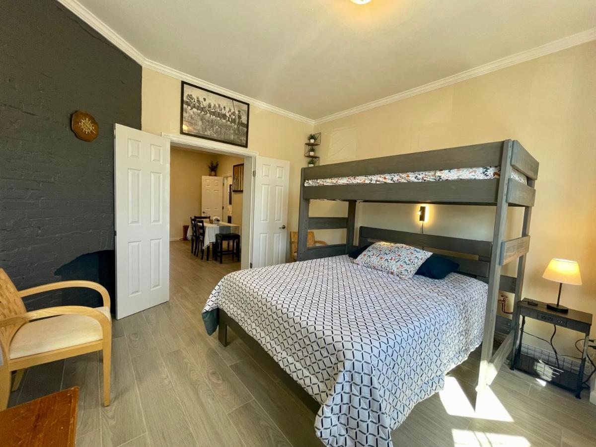 Private Bedroom Near The Free Ferry Boat! * New York