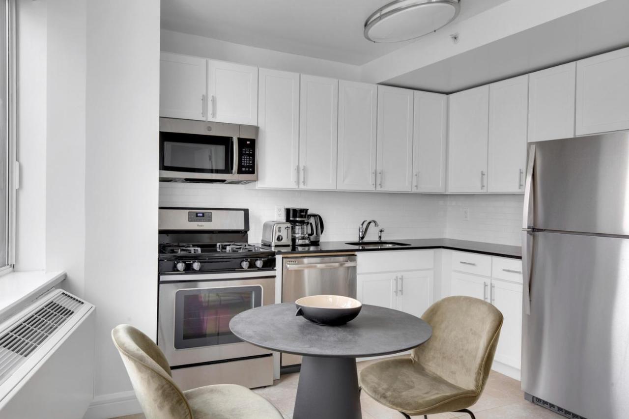 Apartment Uws 1br W Gym Doorman Nr Julliard Nyc-834