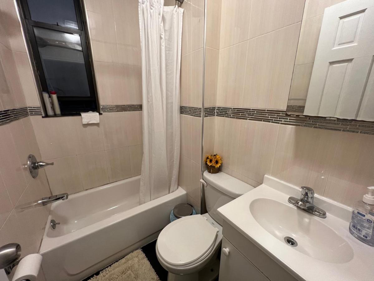 Antique Victorian 2 Bedroom Best Location Apartment *