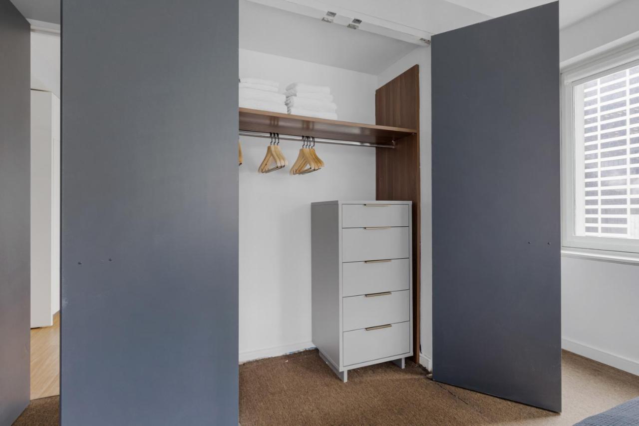 Midtown 1br W Doorman Gym Wd Nr Rock Center Nyc-1128 Apartment *