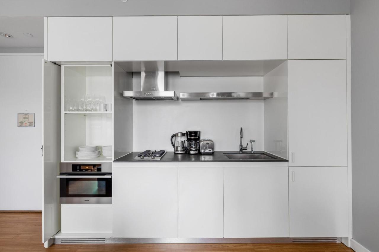 Midtown 1br W Doorman Gym Wd Nr Rock Center Nyc-1128 Apartment New York