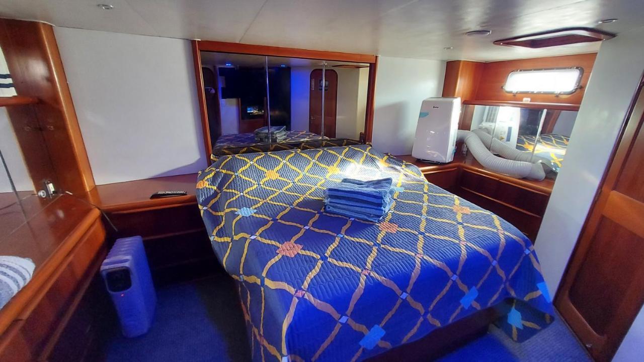 Cozy Ocean 3xdeck Yacht Bateau-hôtel