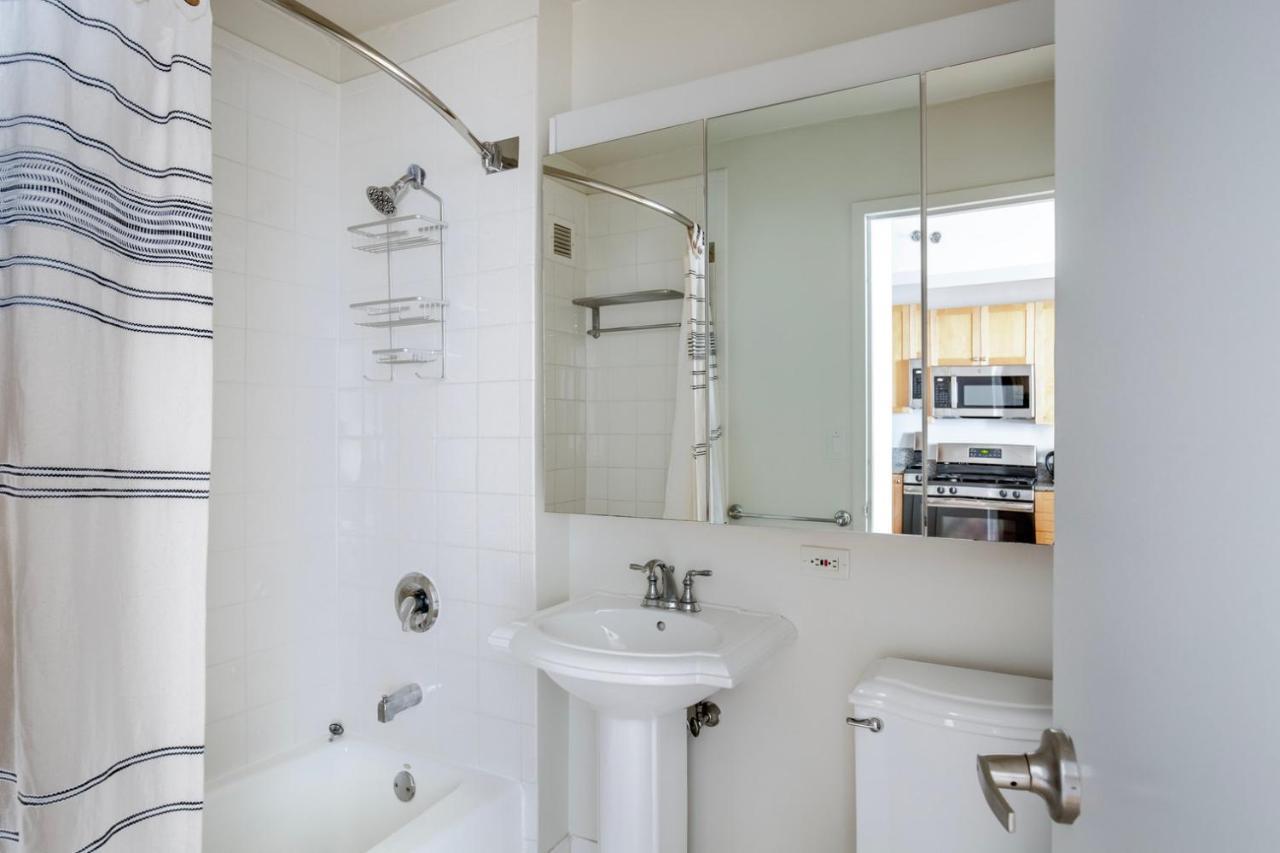 Ues W Elevator Doorman Nr Park Nyc-1038 New York