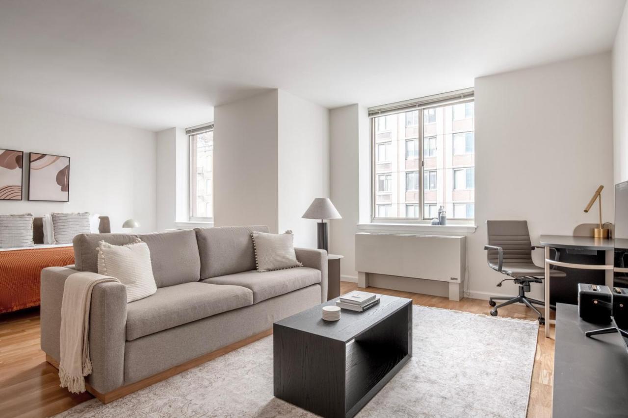 Ues W Elevator Doorman Nr Park Nyc-1038 *