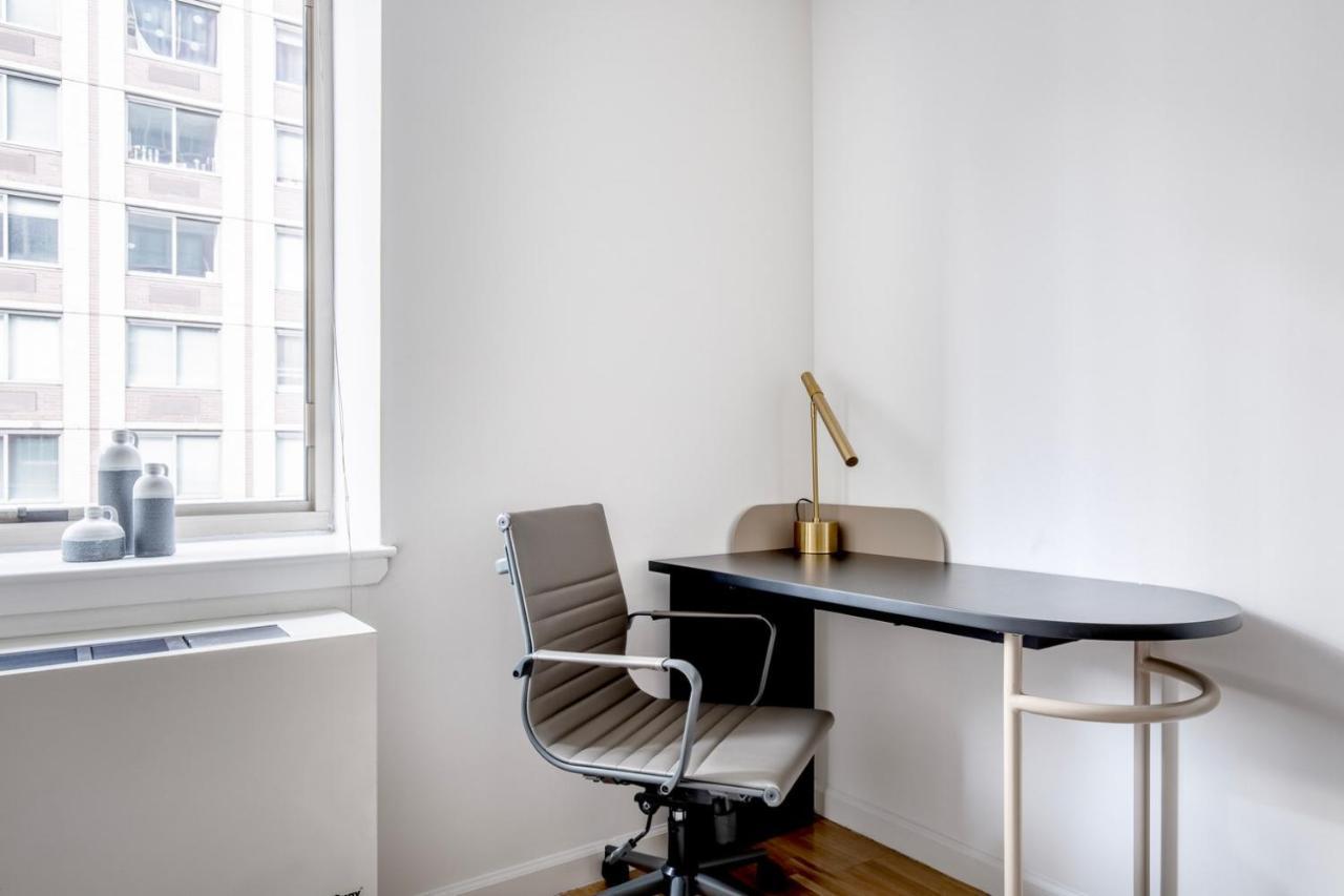 Ues W Elevator Doorman Nr Park Nyc-1038 * New York