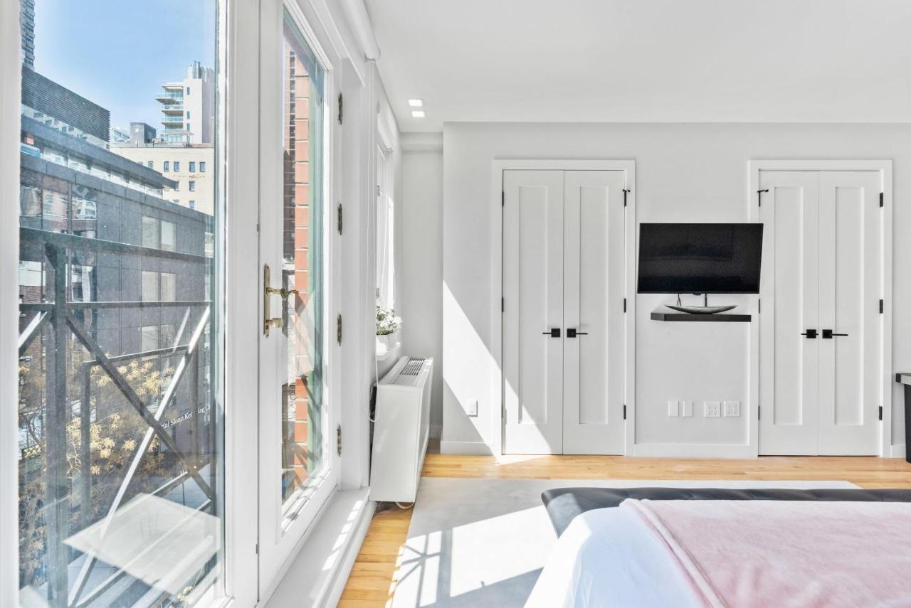 Holiday home Luxe Studio With Charming Juliet Balcony