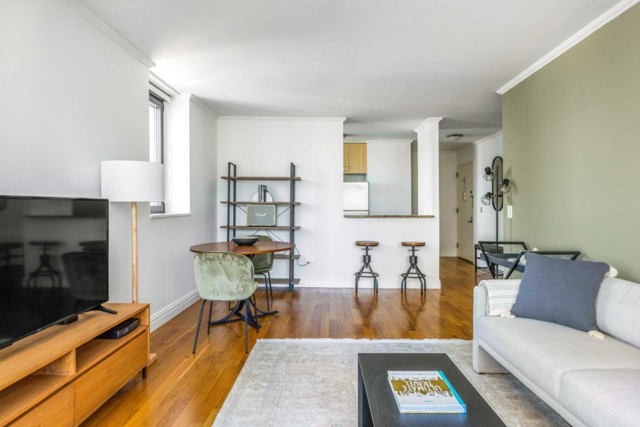 Sq 1br W Great Views Indoor Pool Nyc-29 * New York