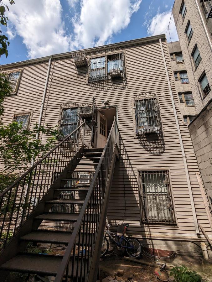 Large Triple Room In Williamsburg * New York