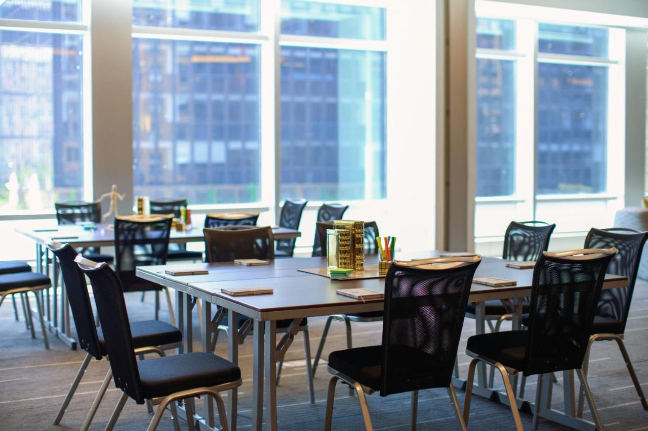 Renaissance Midtown Hotel 4*