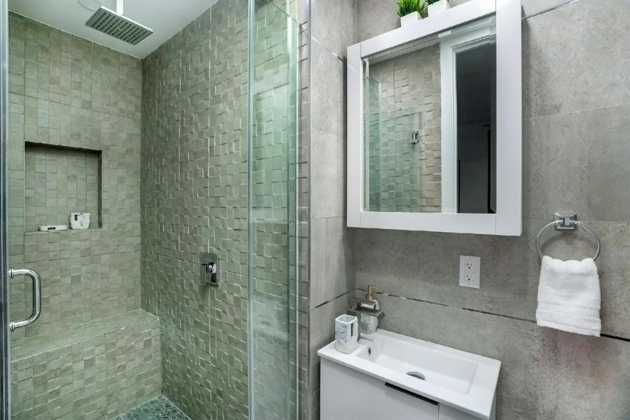 48-3rw Brand New 1br Prime Hells Kitchen - W D New York