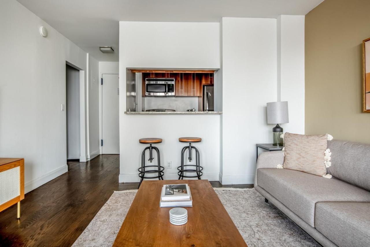 Ues W Balcony Gym Doorman Nyc-89 Apartment