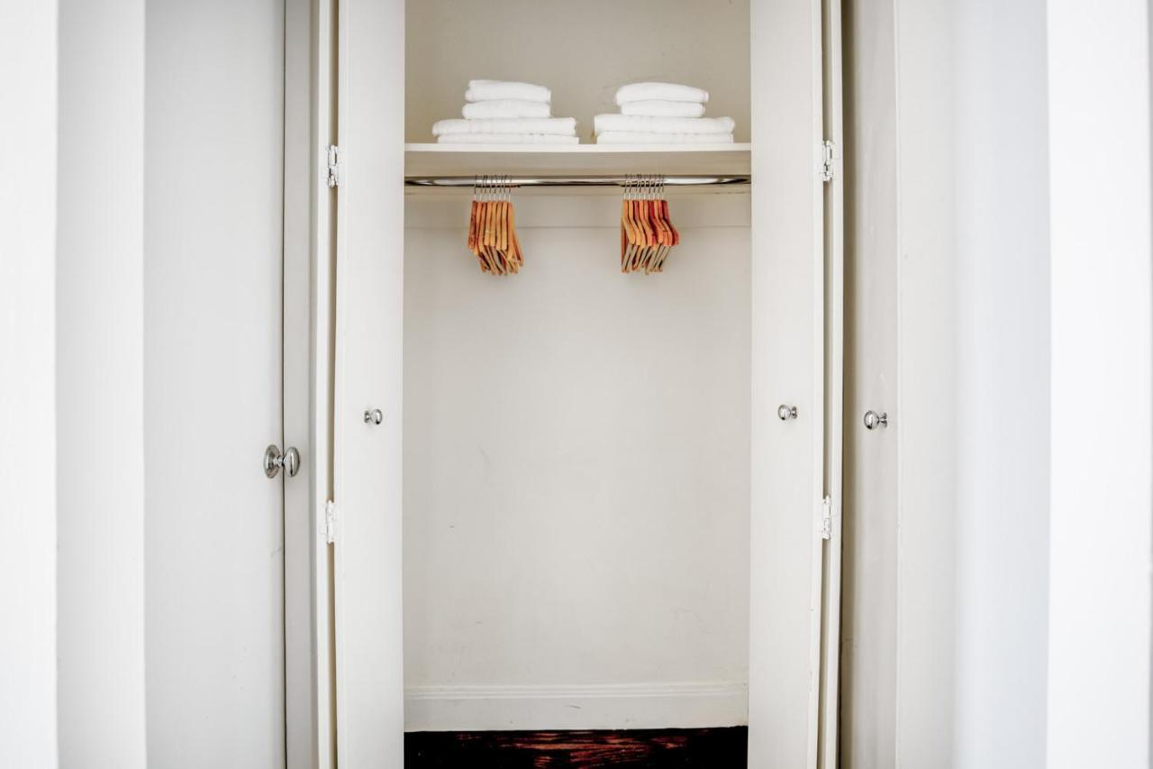 Apartment Ues W Balcony Gym Doorman Nyc-89