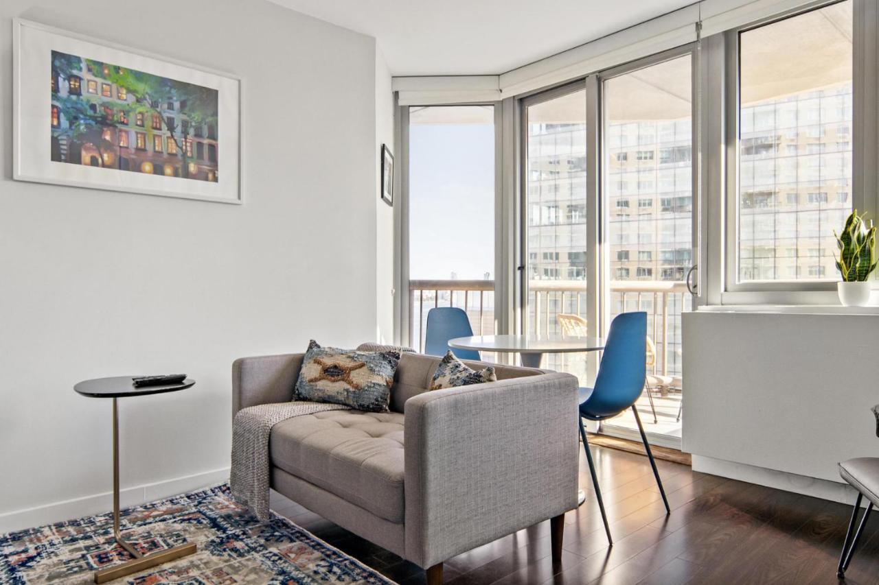 Apartment Picturesque 1br In Nyc Balcony *
