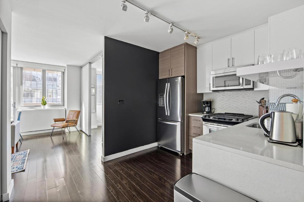 Picturesque 1br In Nyc Balcony Apartment *