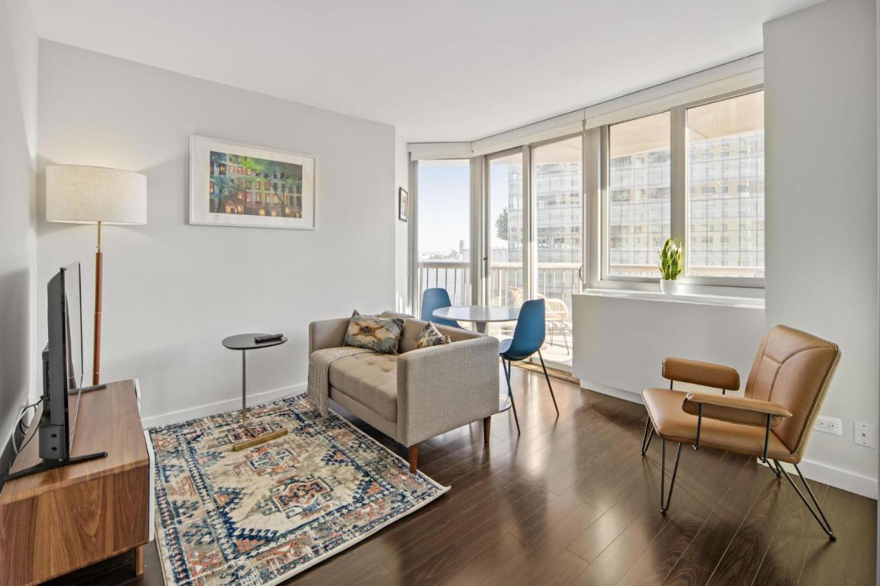 Picturesque 1br In Nyc Balcony * New York