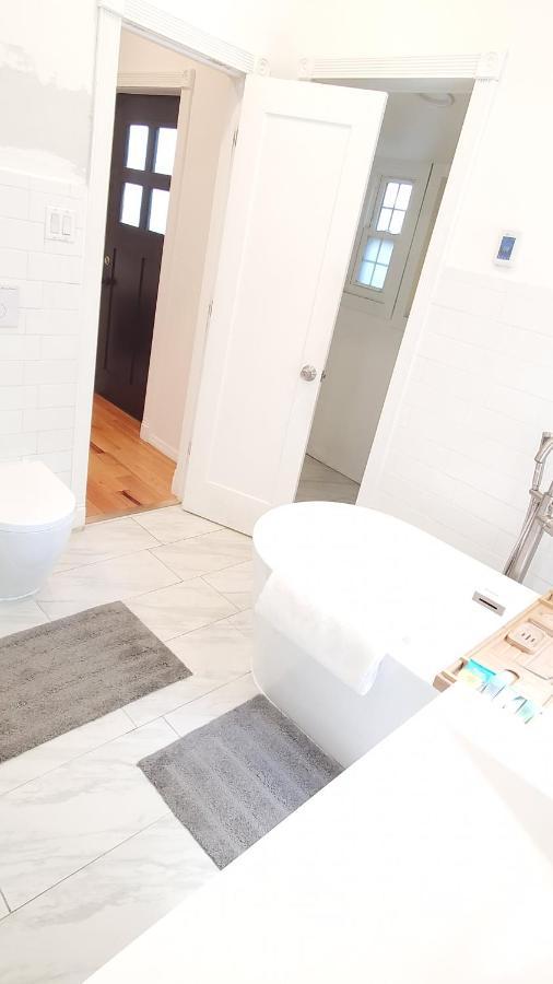 Gorgeous Victorian House!! Entire In Sam's New York