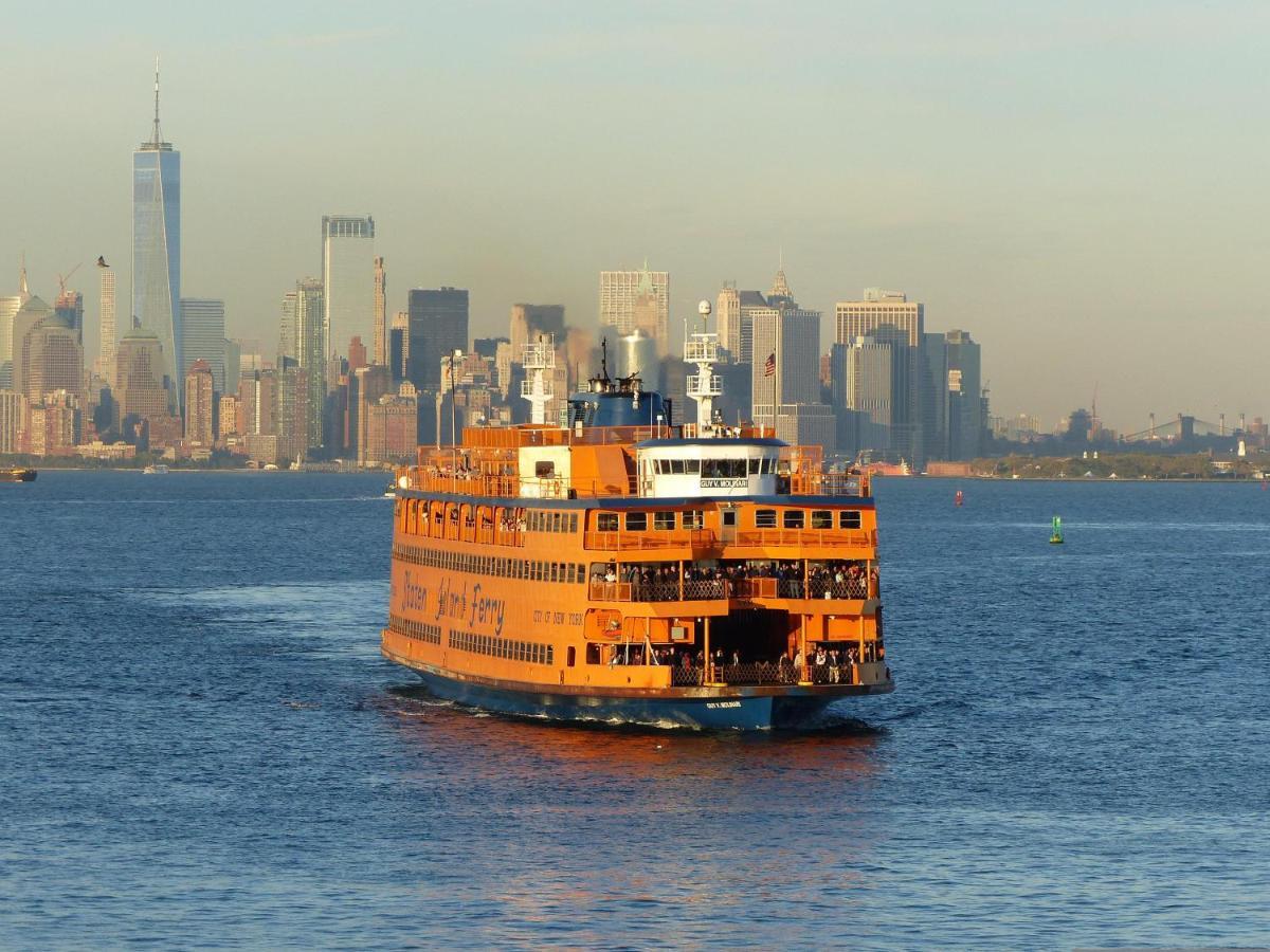 Private Bedroom Near The Free Ferry Boat! * New York