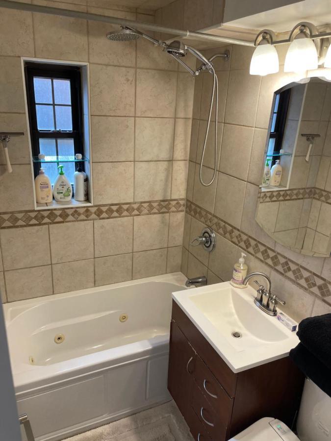 Renovated Jacuzzi Tub Nyc-lga-jfk Washer-dryer