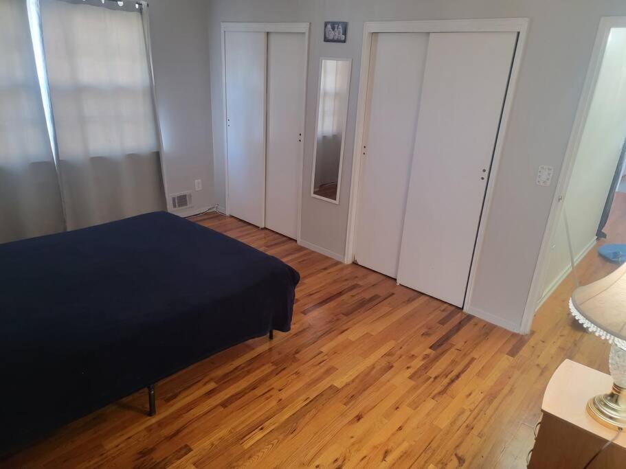 Private Near Ferry And Park New York