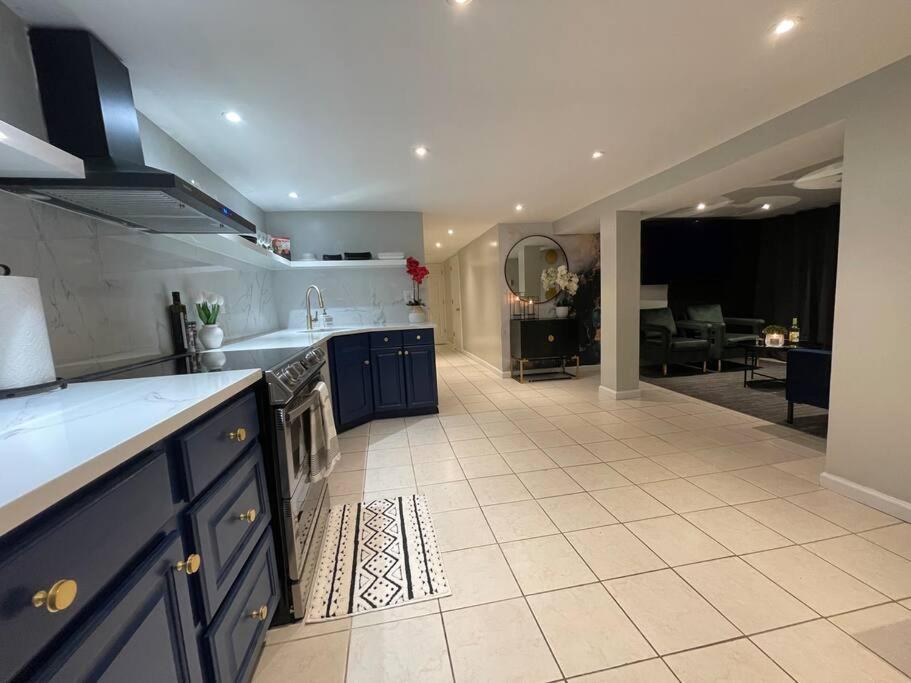 The Circle Near Jfk + Shopping Mall Apartment *