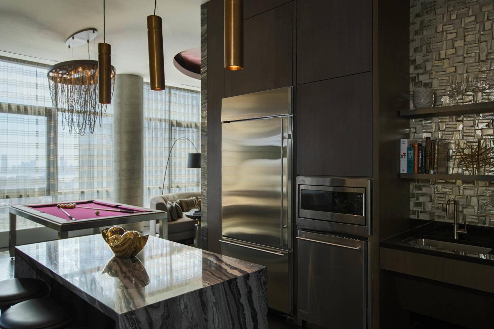 Renaissance Midtown Hotel