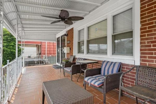 Rockaway 3 Bedroom By The Sea.