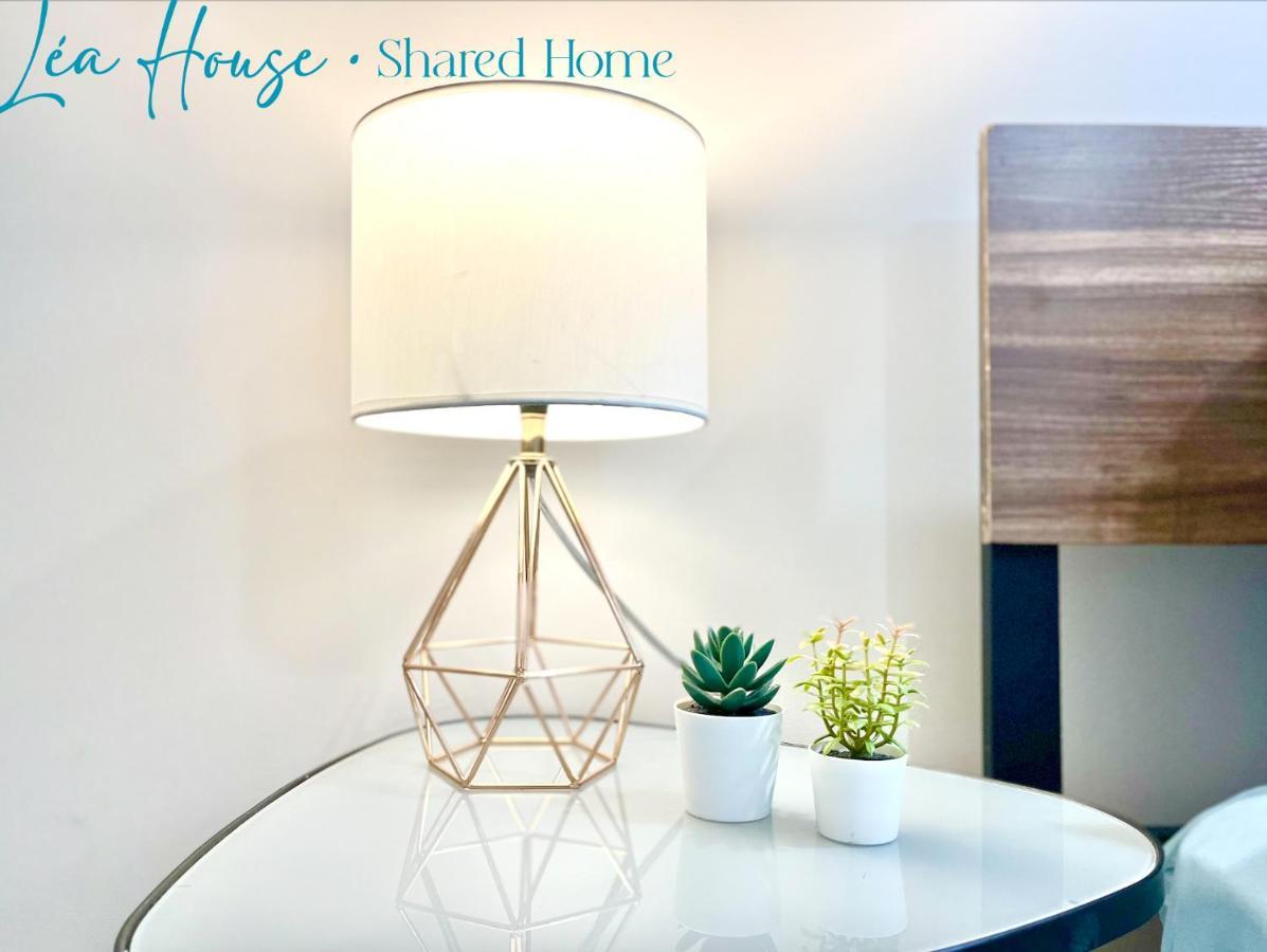 Homestay Lea House *