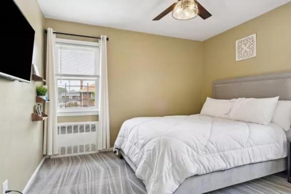 Rockaway 3 Bedroom By The Sea. Holiday home New York