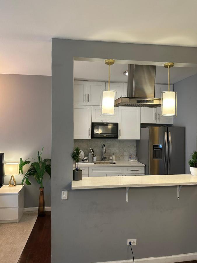 Luxury Apt - 3 Stops To 