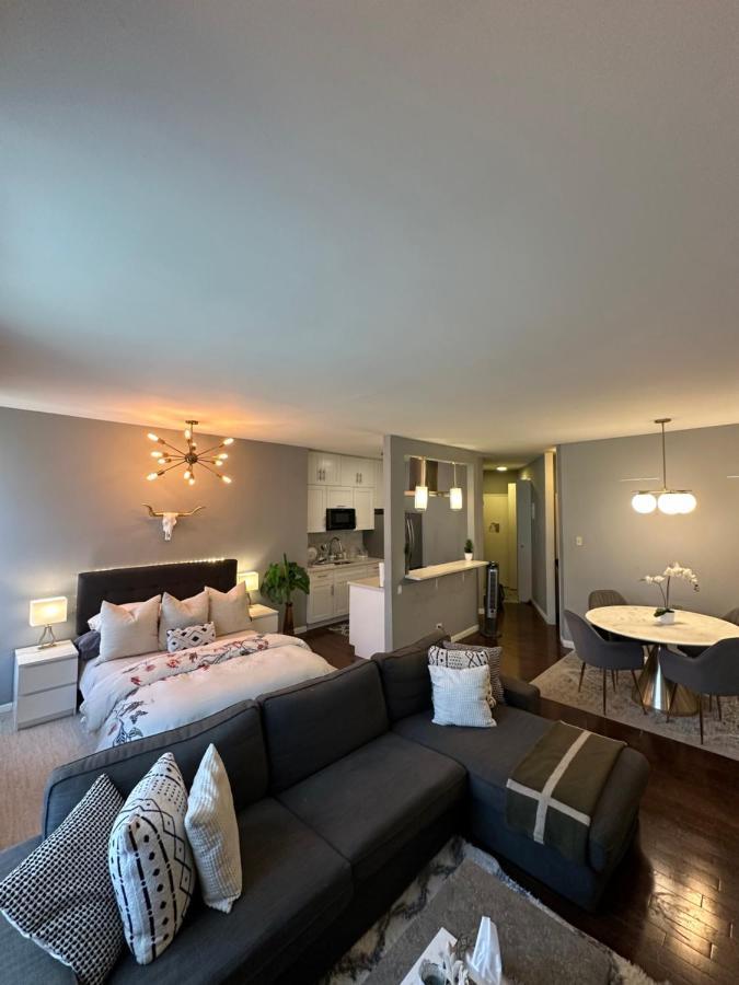 Luxury Apt - 3 Stops To 