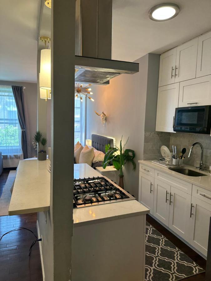 Luxury Apt - 3 Stops To 