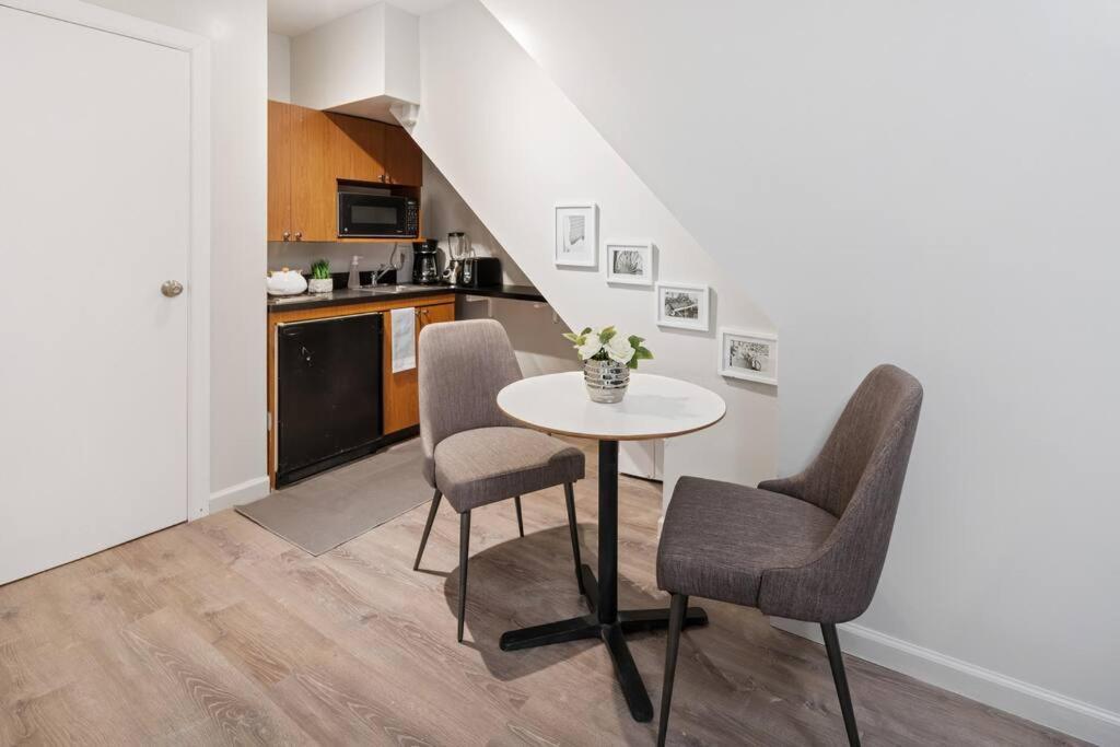 Central 2br - Walking Distance To Times Square