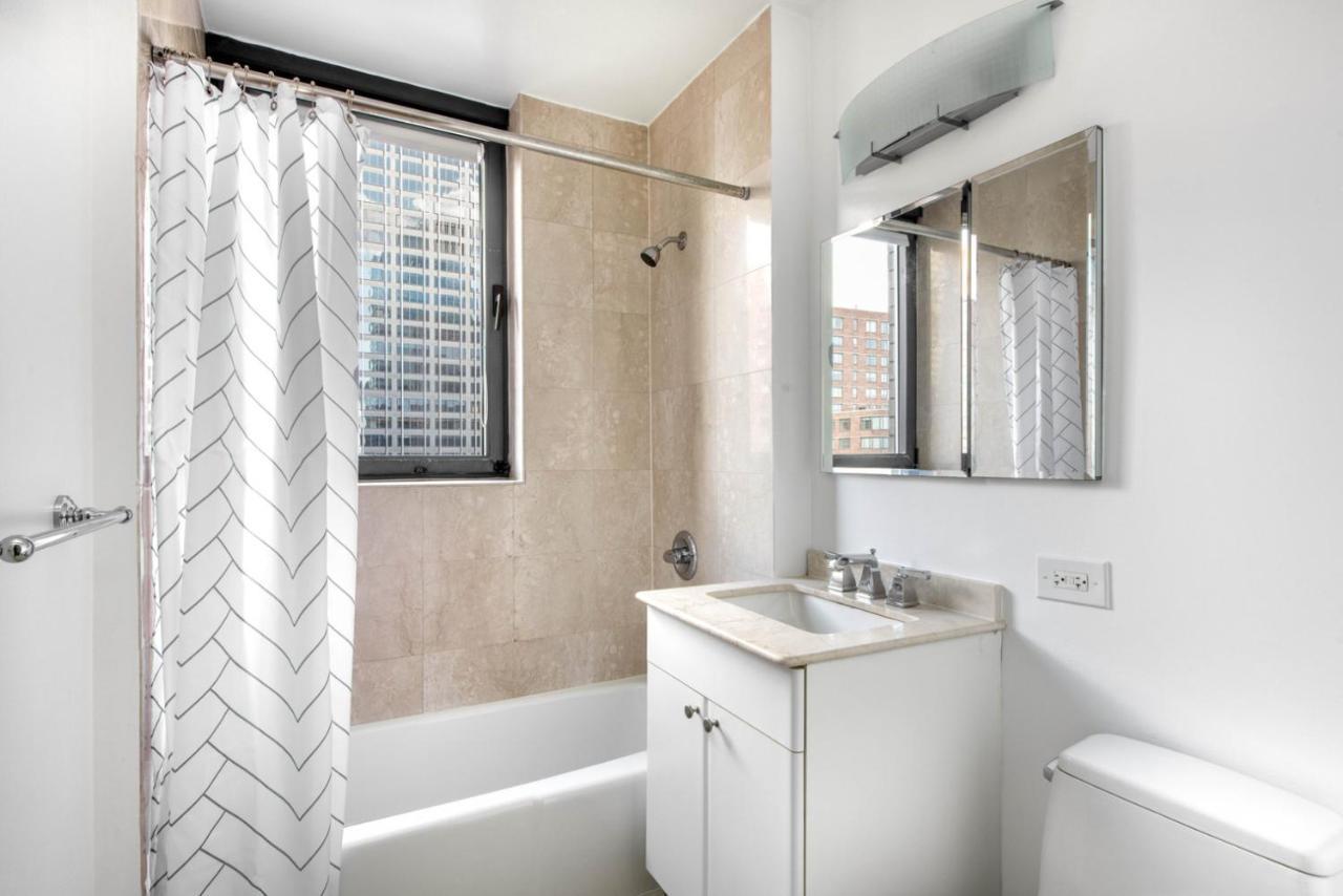 Apartment Midtown 2br W Pool Gym Roof Nr Subway Nyc-385 New York