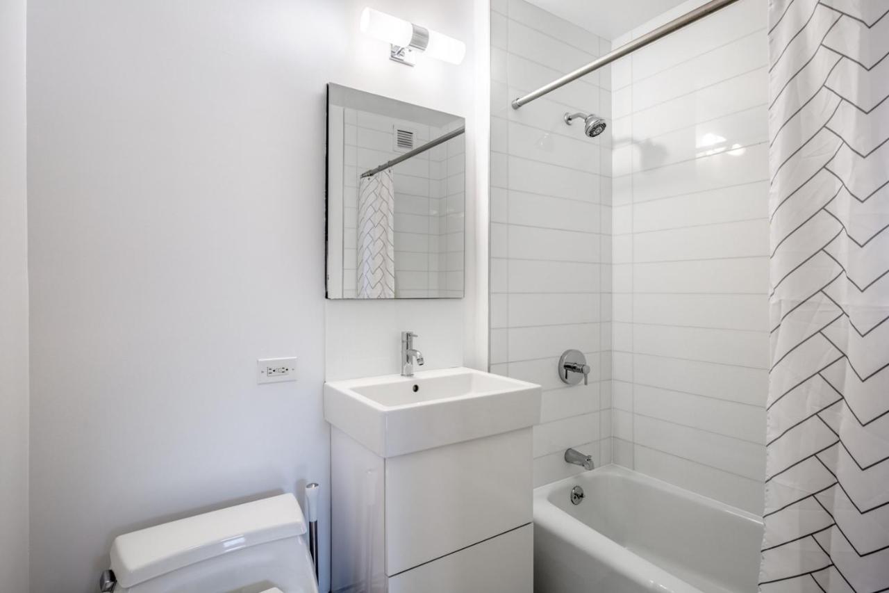 Midtown 1br W Pool Gym Parking Nr Times Sq Nyc-378 * New York