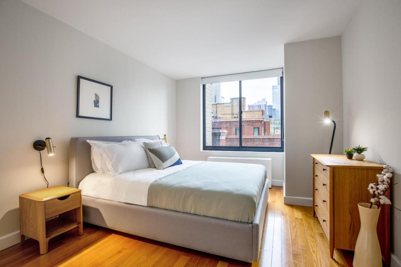 Midtown 1br W Pool Gym Parking Nr Times Sq Nyc-378 Apartment New York