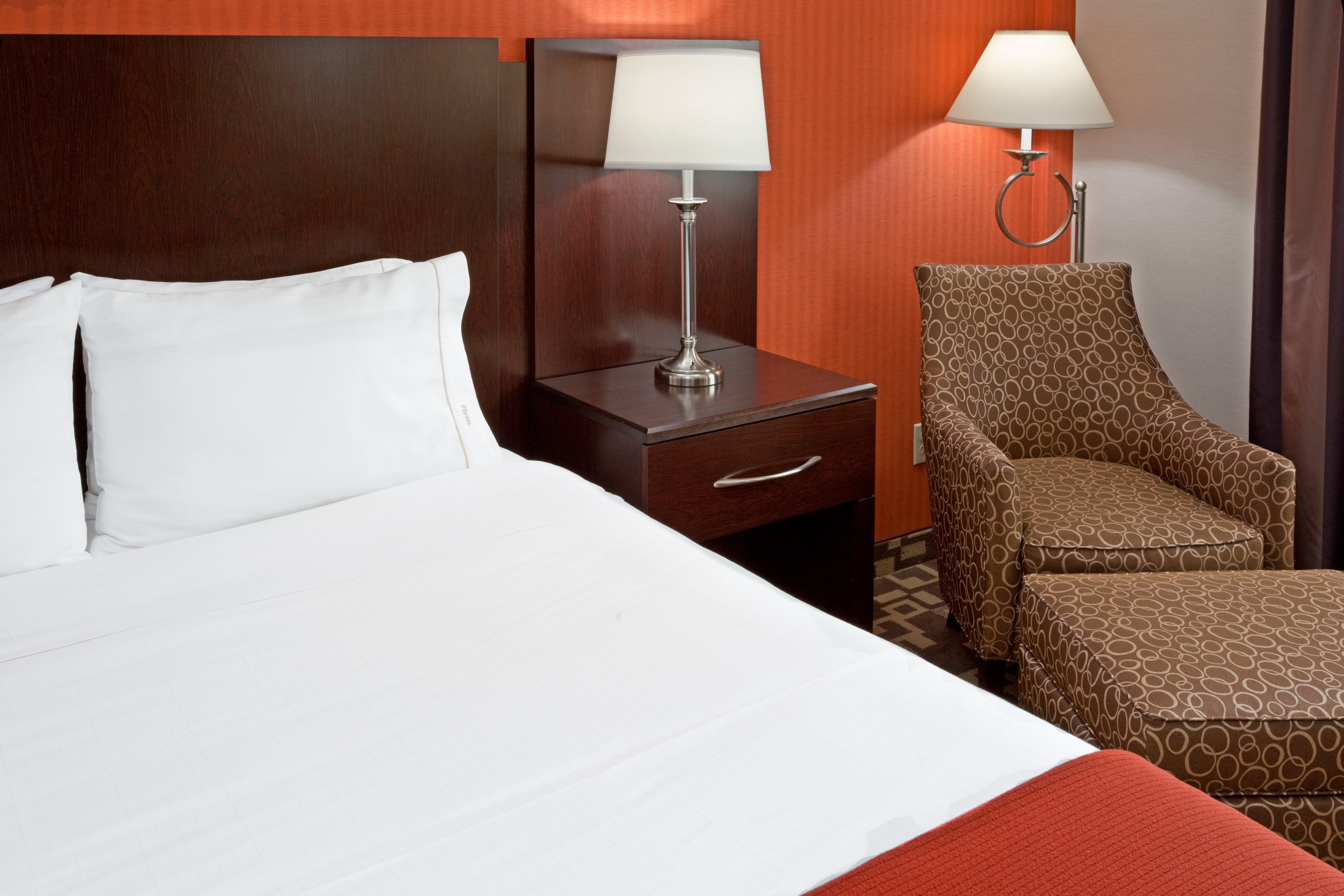 Express Maspeth By Ihg