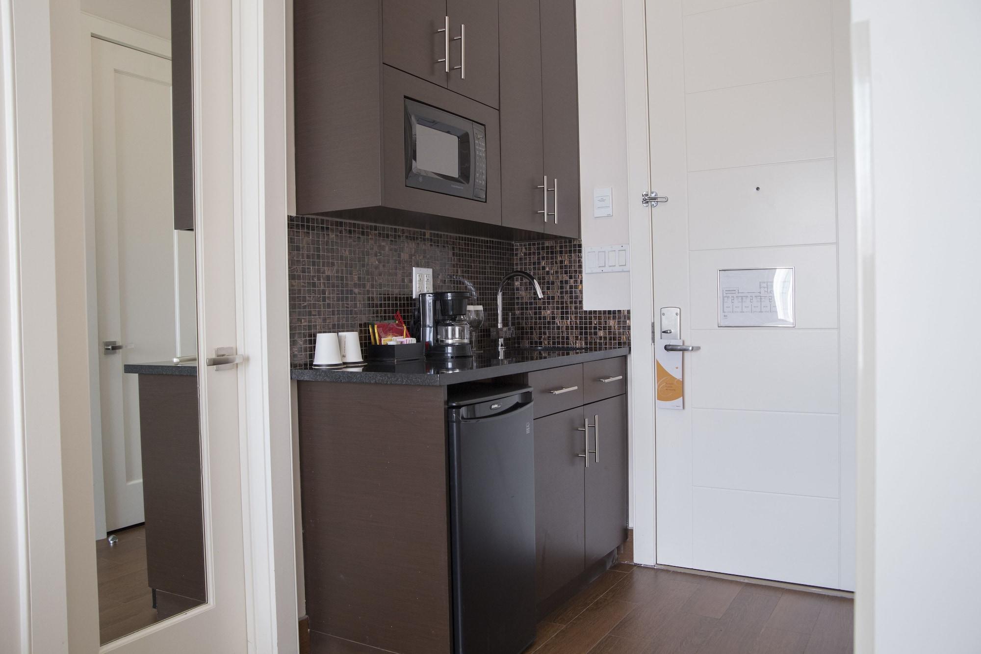 Hotel Aura Brooklyn