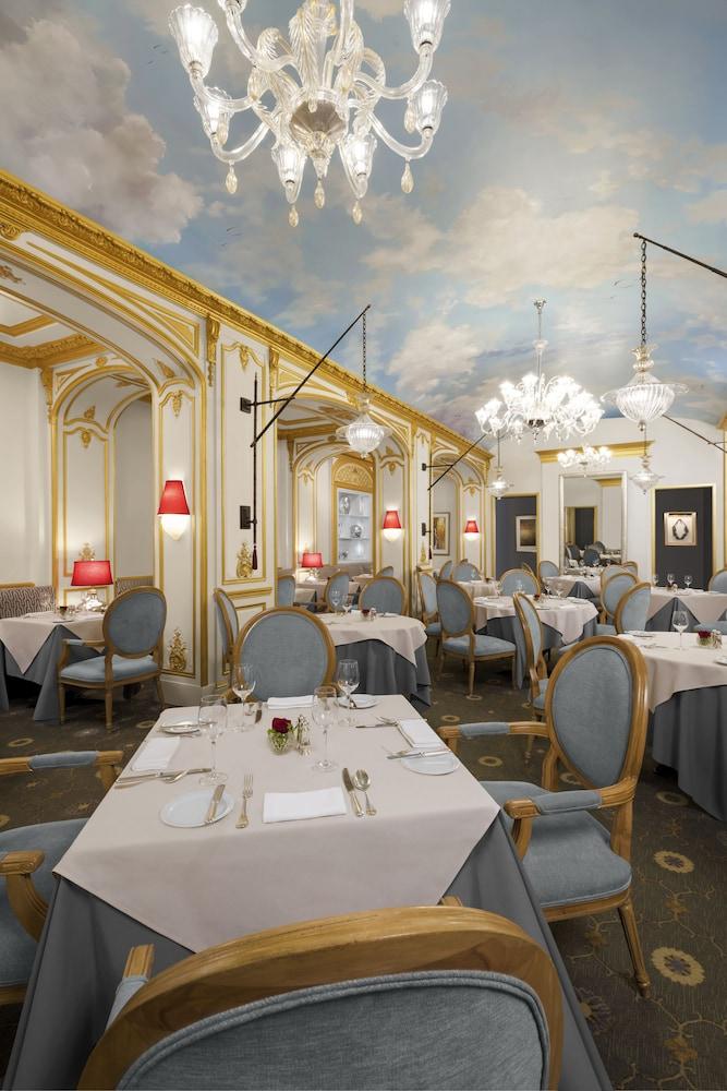 Plaza Athenee Hotel