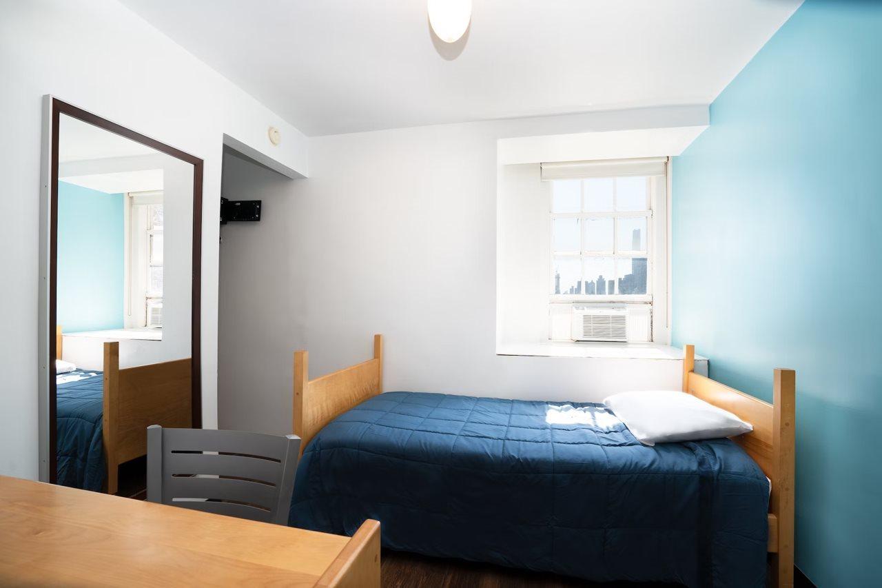 Hostel West Side Ymca *