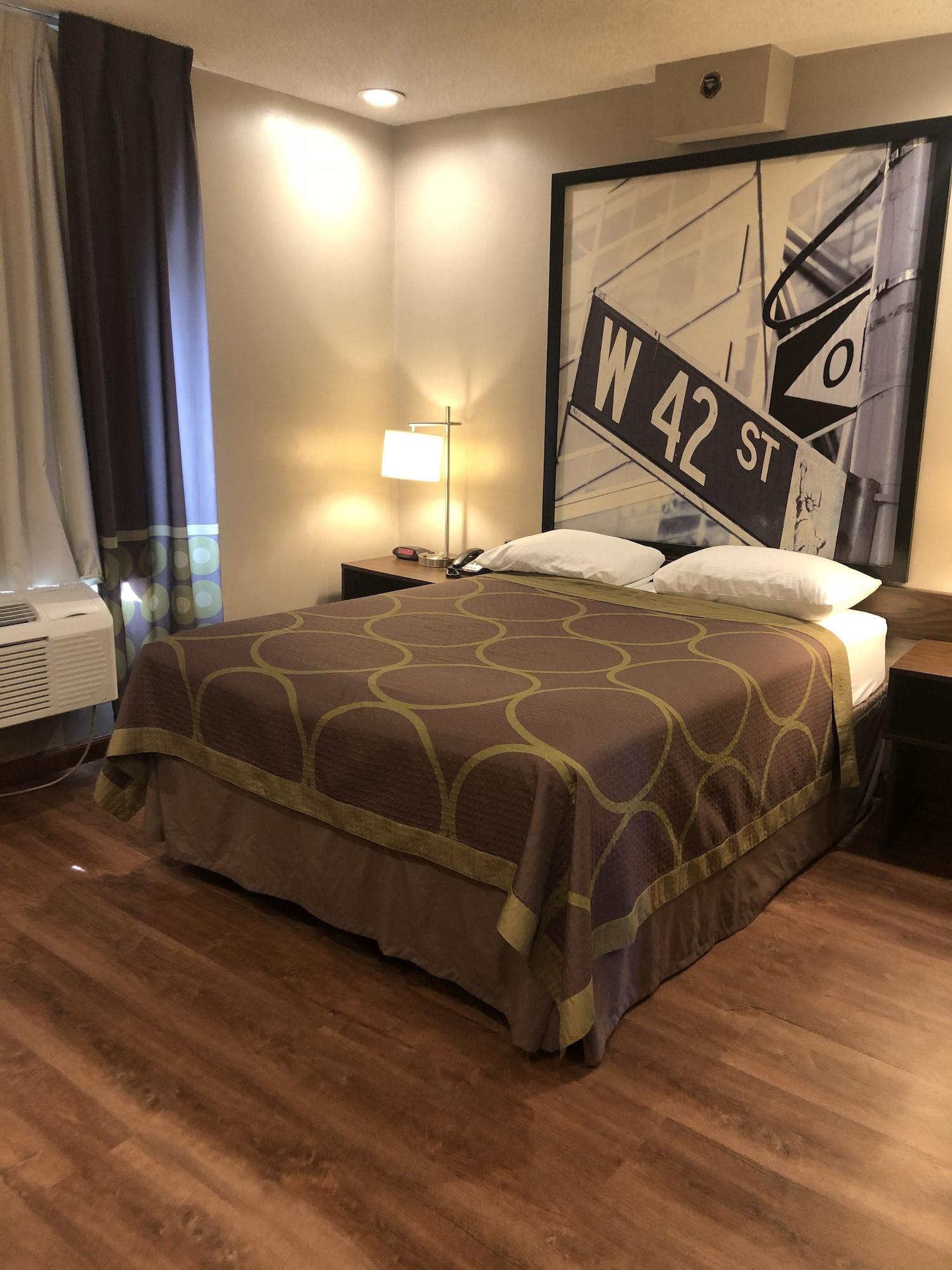 Hotel Super 8 By Wyndham Jamaica North Conduit