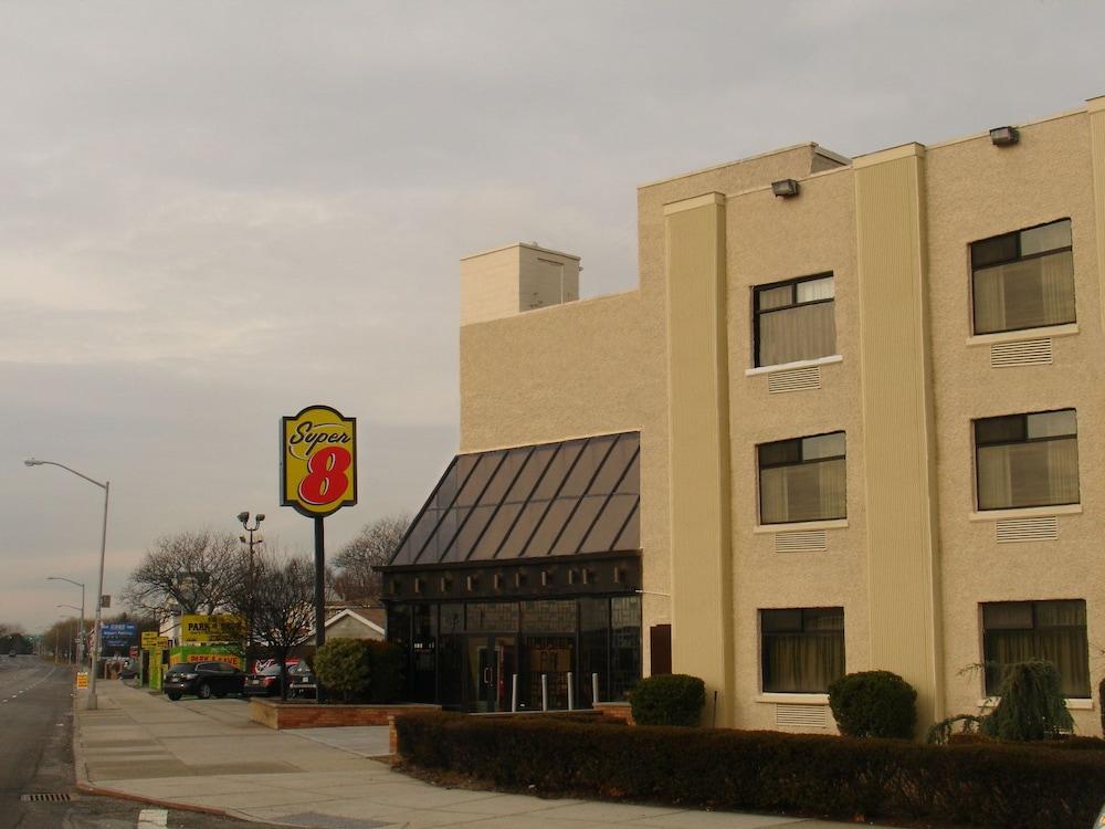 Super 8 By Wyndham Jamaica North Conduit New York