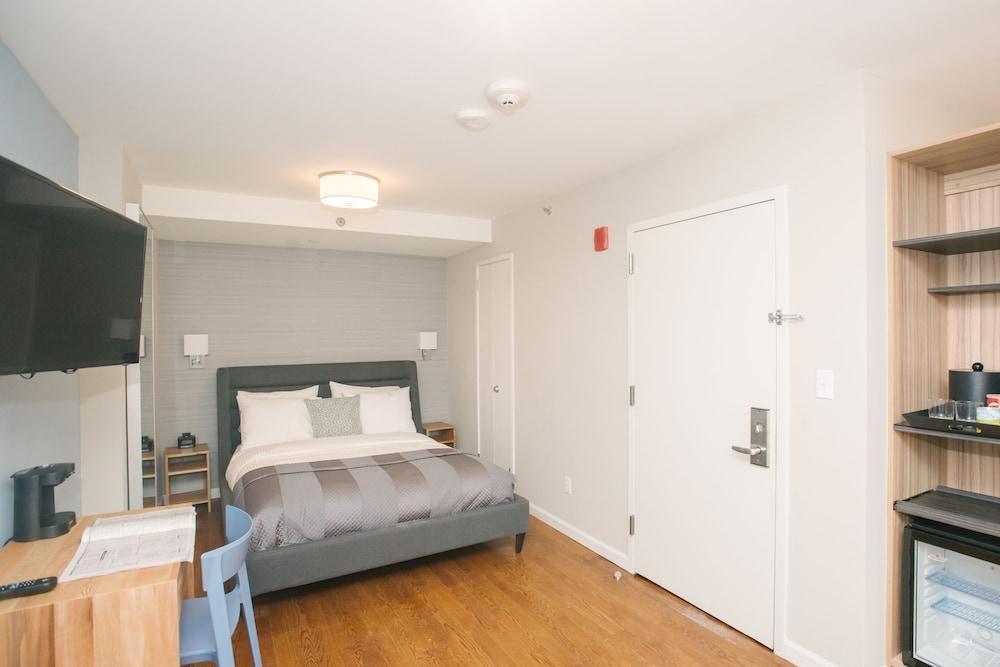 32 32 Hotel