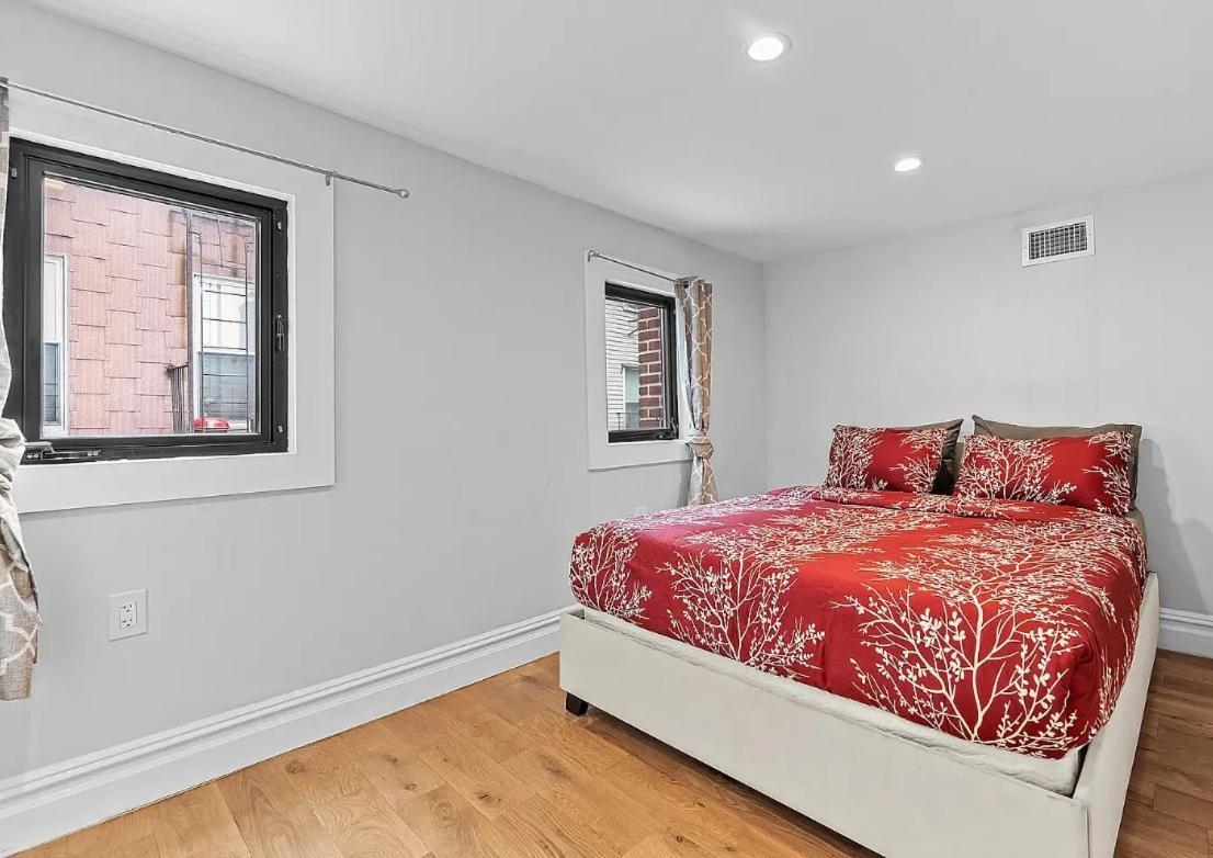 Séjour chez l'habitant Private Hot Tub-private Gated Sailor Moon House In Williamsburg W Gym New York