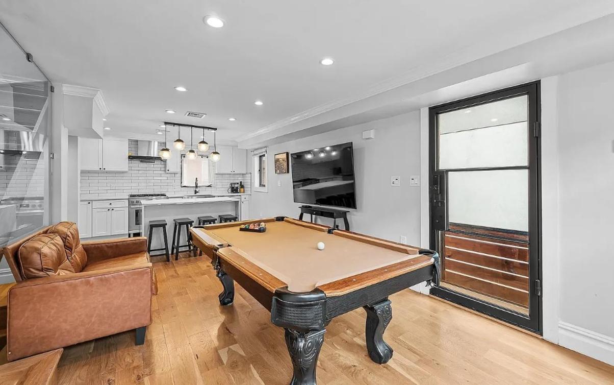 Private Hot Tub-private Gated Sailor Moon House In Williamsburg W Gym