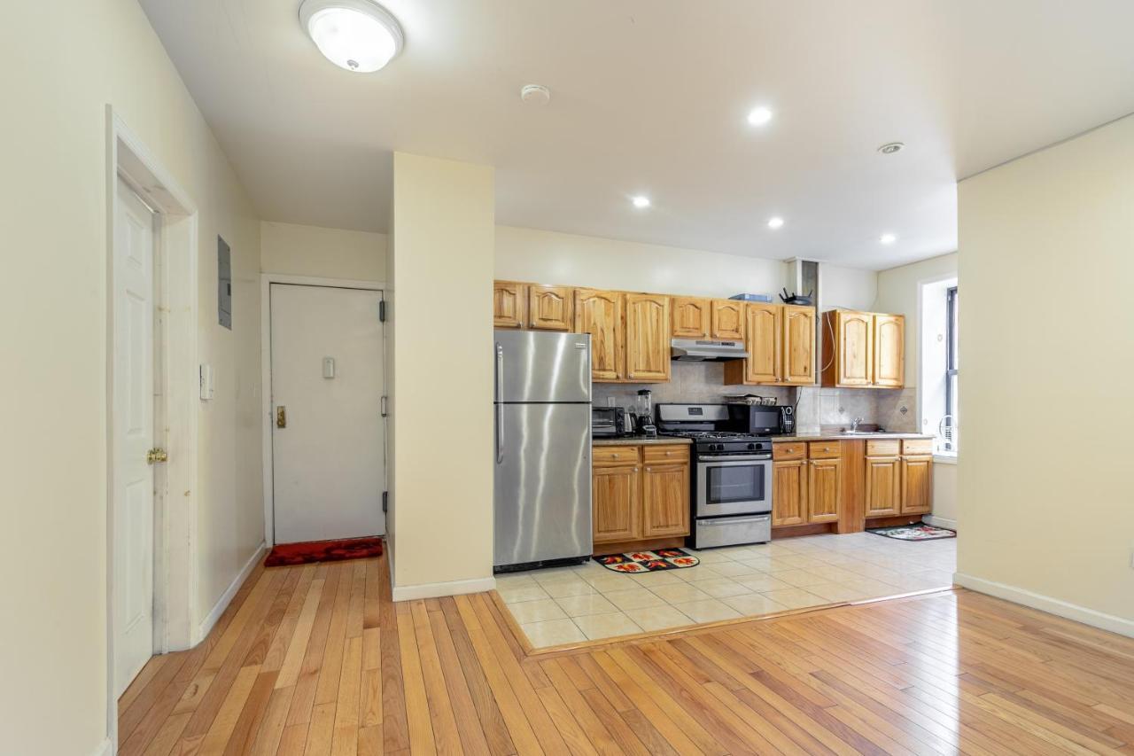 Guest house Montgomery Street New York