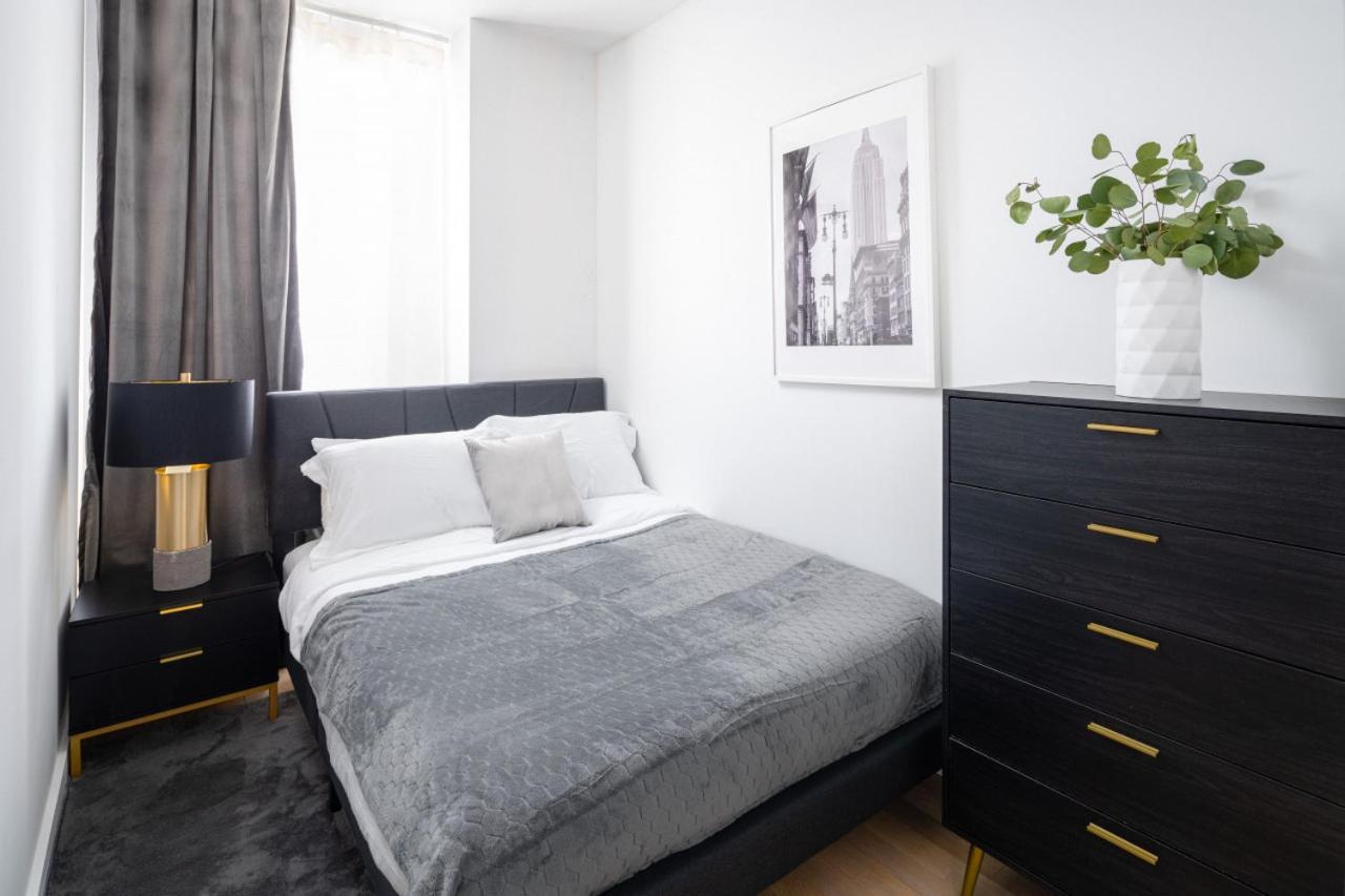Beautiful 2bd With A Gym Near Times Square Appartement