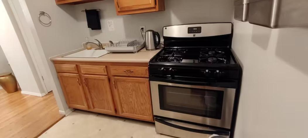 And Affordable Williamsburg Private Bedroom Close To Subway *