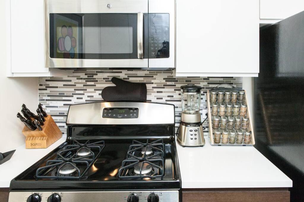 Trendy Designer Downtown Manhattan Apartment New York